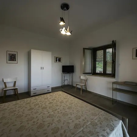 Il Giriatello Farm stay *
